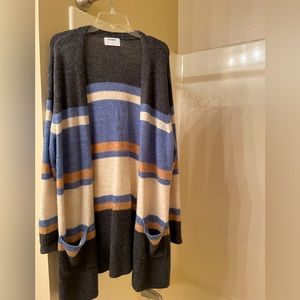 EUC Old Navy XXL duster with pockets. Blue multi strip